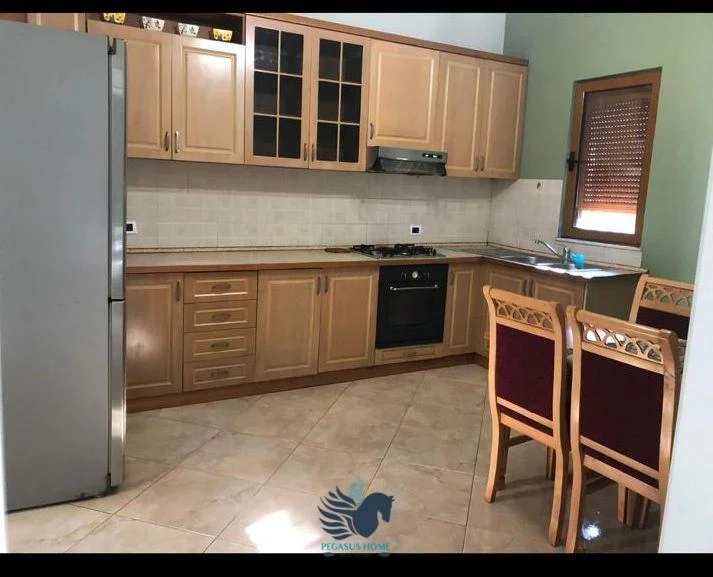 Jepet Me Qera Shtepi Private 2+1 Tek Bulevardi i Ri [ID PV0468]