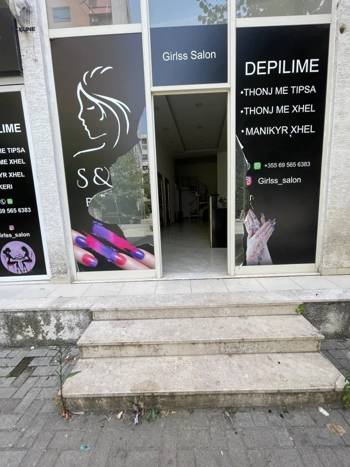 Tirane, jepet me qera ambjent biznesi Kati 0, 52 m² 450 € 