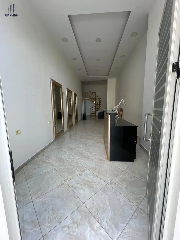 Tirane, jepet me qera ambjent biznesi Kati 0, 52 m² 450 € 