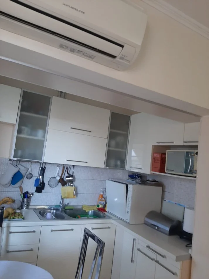 Tirane, shitet apartament 1+1+Ballkon Kati 5, 51 m² 72.100 € (Rruga Kahreman Ylli)