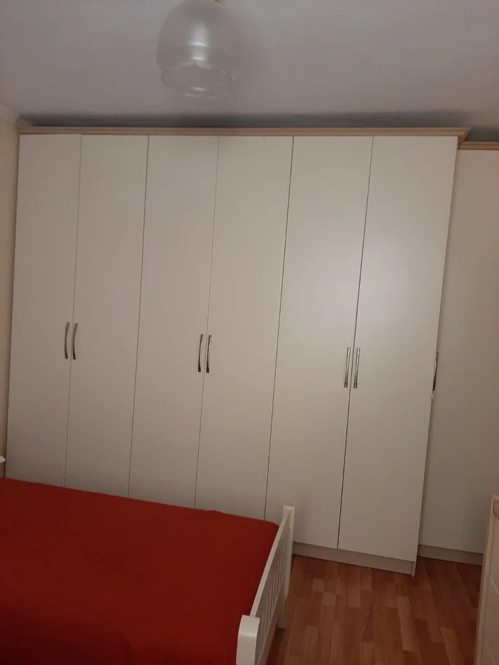 Tirane, shitet apartament 1+1+Ballkon Kati 5, 51 m² 72.100 € (Rruga Kahreman Ylli)