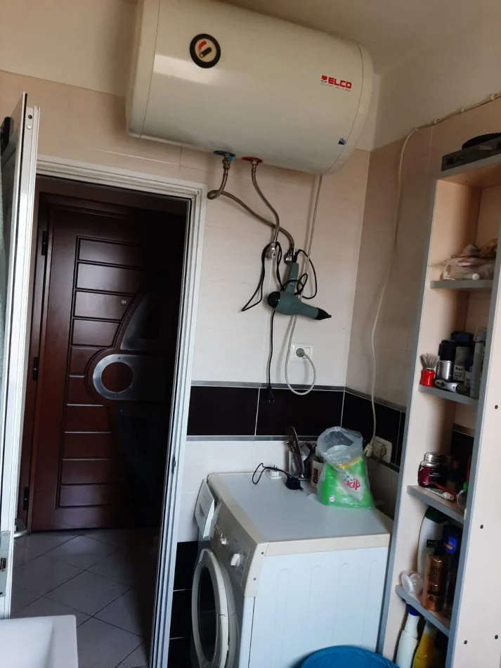 Tirane, shitet apartament 1+1+Ballkon Kati 5, 51 m² 72.100 € (Rruga Kahreman Ylli)