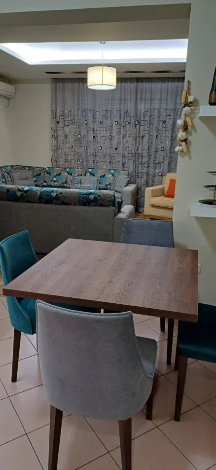 Tirane, jepet me qera Vile Kati 0, 300 m² 1.500 € (Vaqarr)