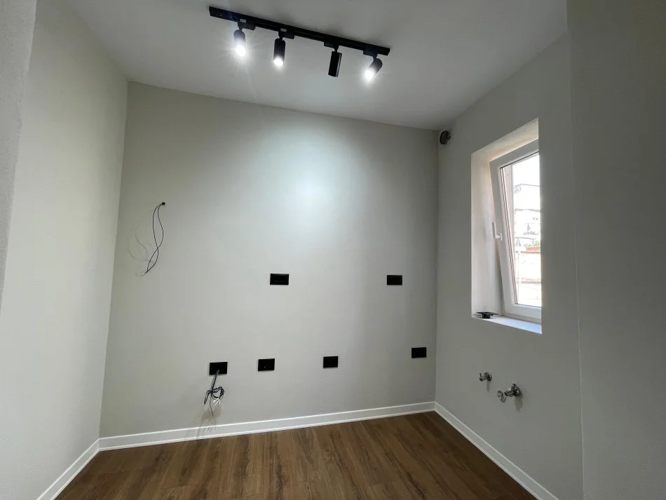 JEPET ME QIRA, APARTAMENT 3+1, RRUGA MYSLYM SHYRI, TIRANË, 700 EURO/MUAJ