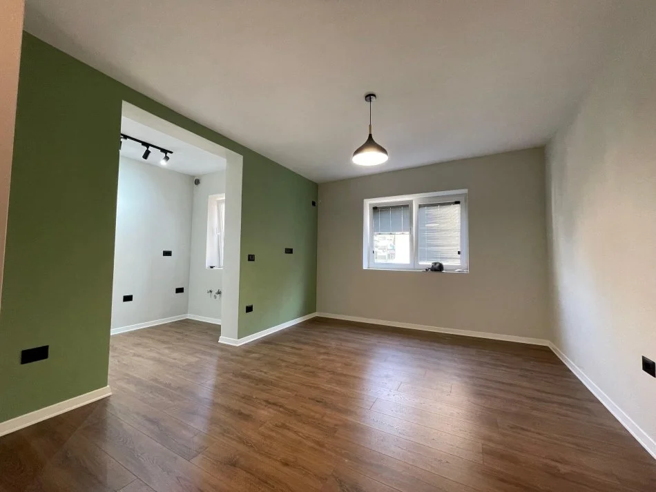 JEPET ME QIRA, APARTAMENT 3+1, RRUGA MYSLYM SHYRI, TIRANË, 700 EURO/MUAJ