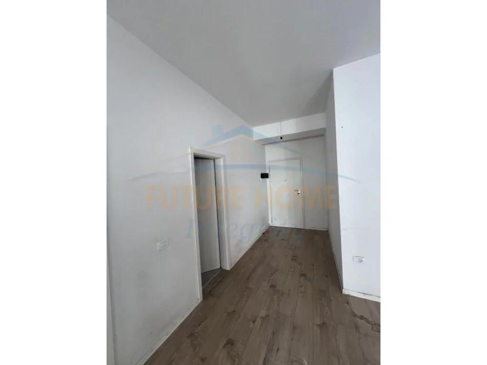 Tirane, shitet apartament 1+1 Kati 5, 67 m² 85.000 € (Ali Dem)
