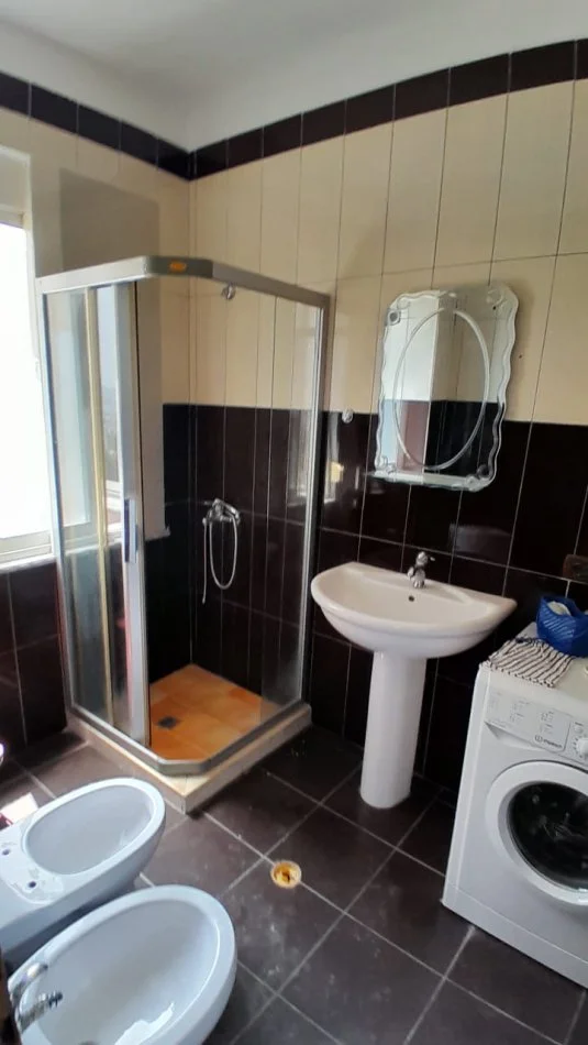 Tirane, Apartament 3+1 per shitje  Kati 4, 114 m² 100.000 € (FRESK)