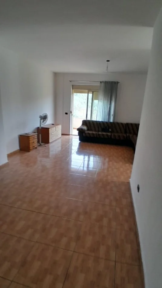 Tirane, Apartament 3+1 per shitje  Kati 4, 114 m² 100.000 € (FRESK)