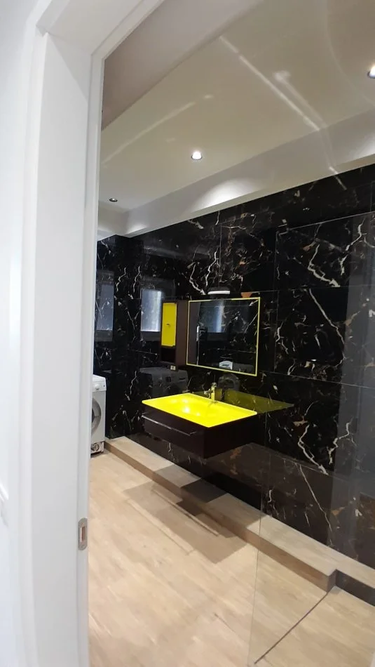 Tirane, Kati i 3-te i nje vile me qira, Kati 3, 100 m² 550 € ( Vilat Amerikane Vellezerit Kondi)