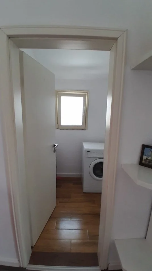 Tirane, Kati i 3-te i nje vile me qira  2+1,  95 m² 390 € (Rruga Budi)