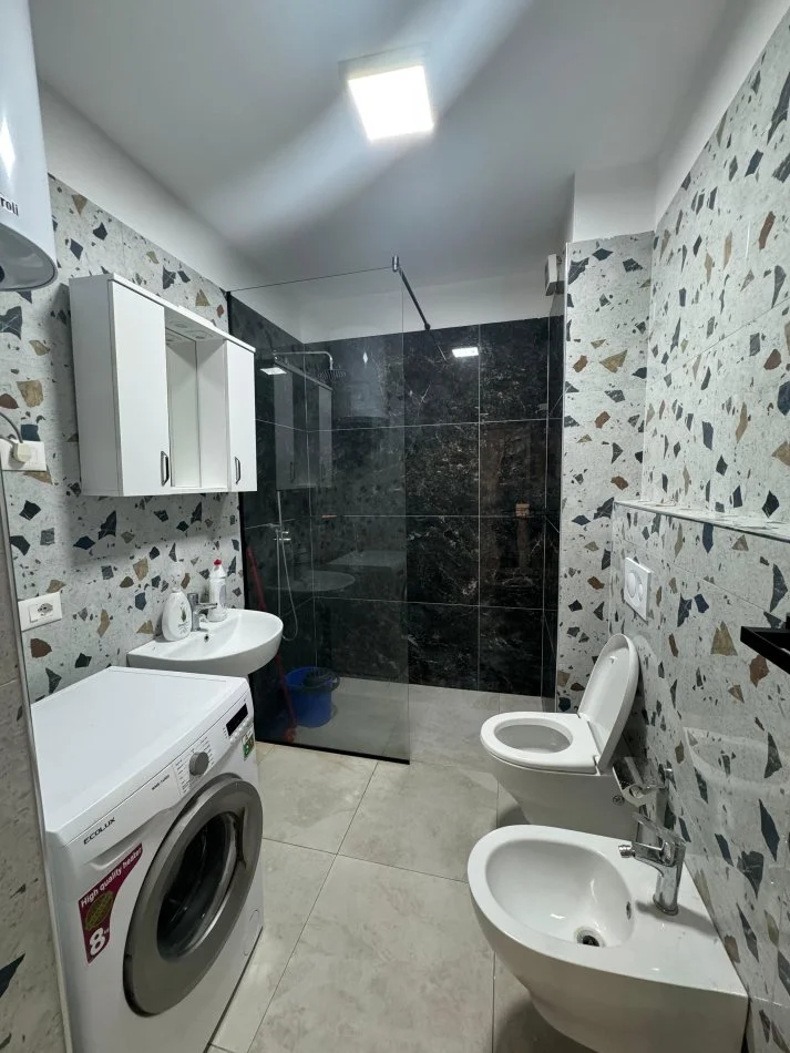 Tirane, jepet me qera apartament 1+1 Kati 2, 64 m² 500 € (Oxhaku)