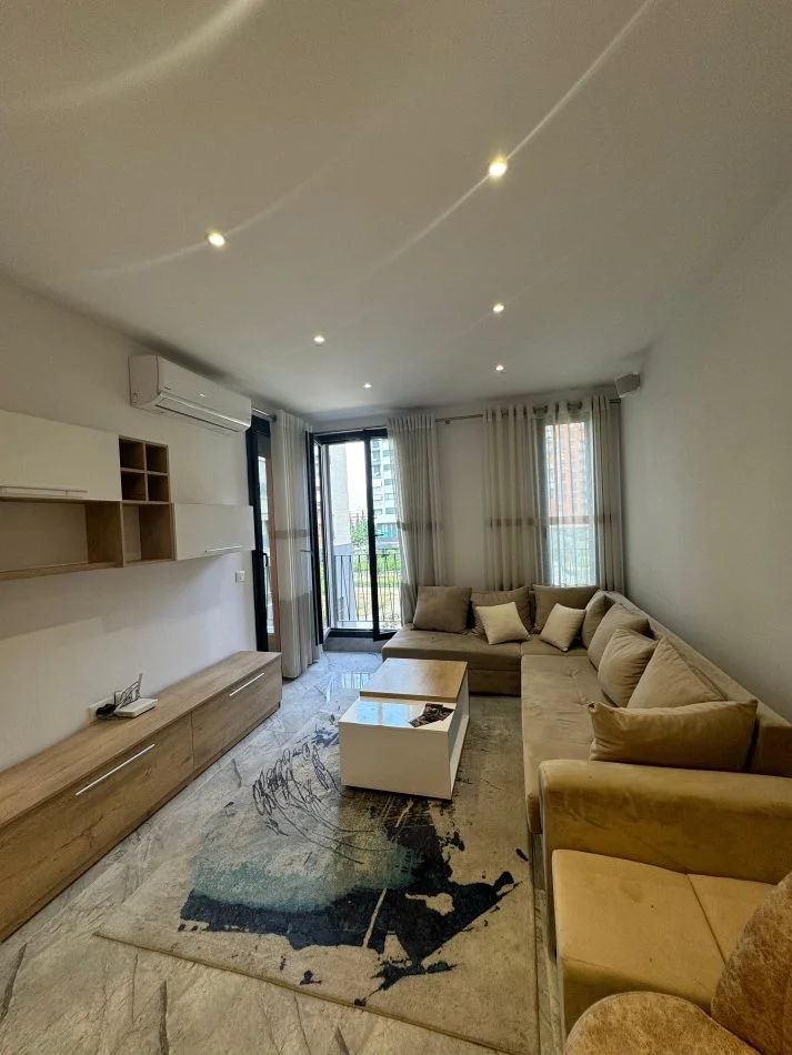 Tirane, jepet me qera apartament 1+1 Kati 2, 64 m² 500 € (Oxhaku)