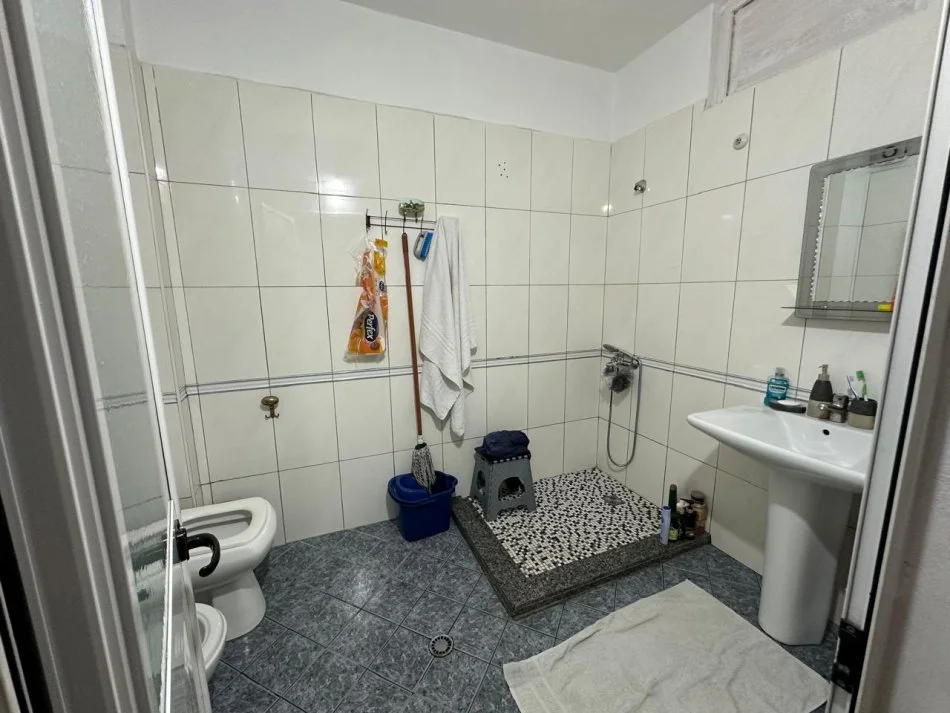 Tirane, shitet apartament 1+1 Kati 2, 80 m² 95.000 € (Rruga Mikel Maruli Bar Oslo)