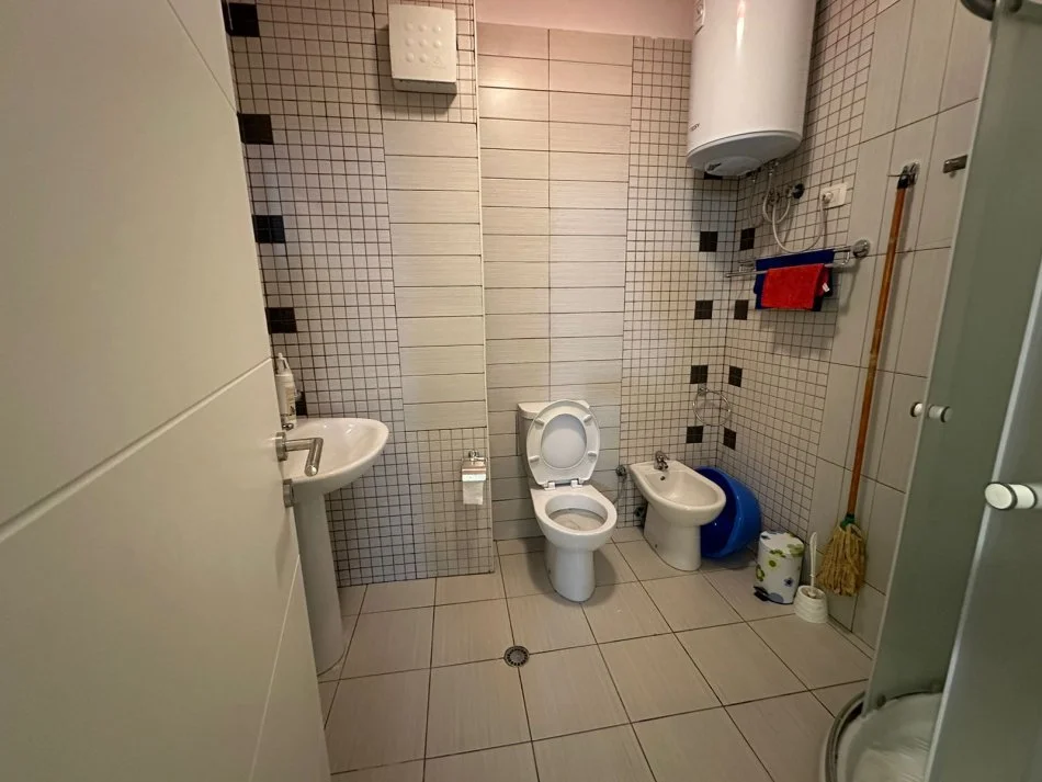 Tirane, jepet me qera apartament 2+1 Kati 7, 90 m² 500 € (Rruga Teodor Keko)