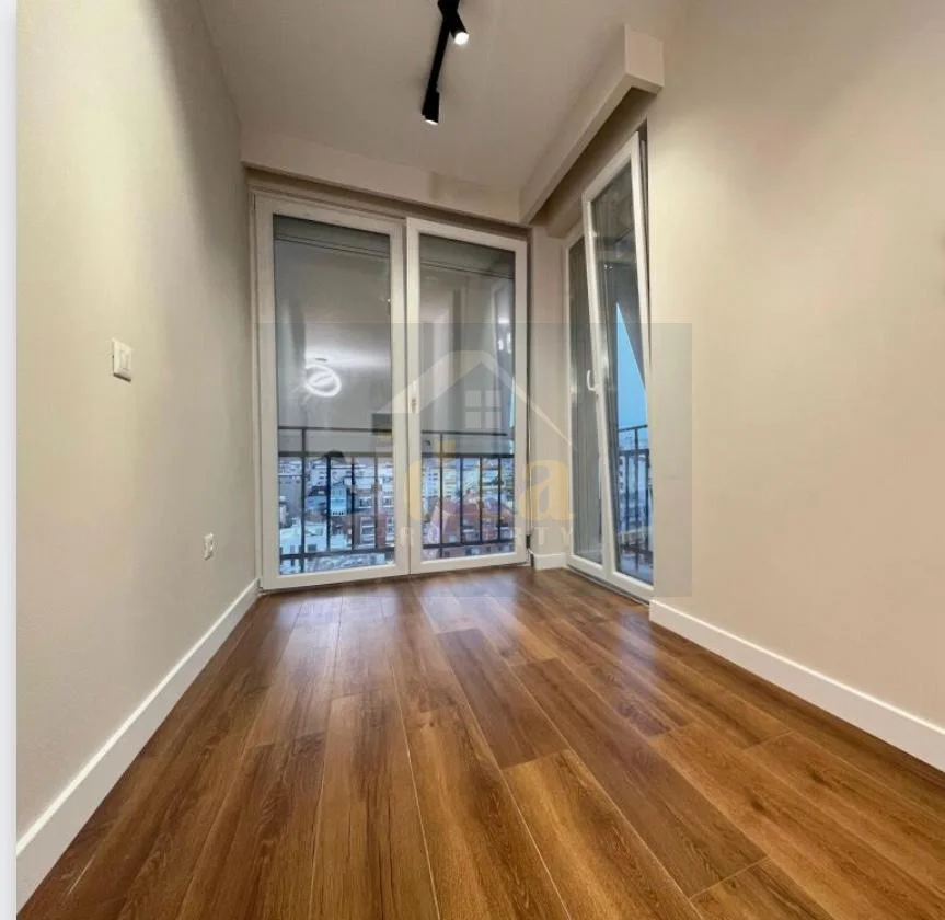 Tirane, jepet me qera zyre Kati 11, 120 m² 1.200 € (Lidhja e Prizrenit)