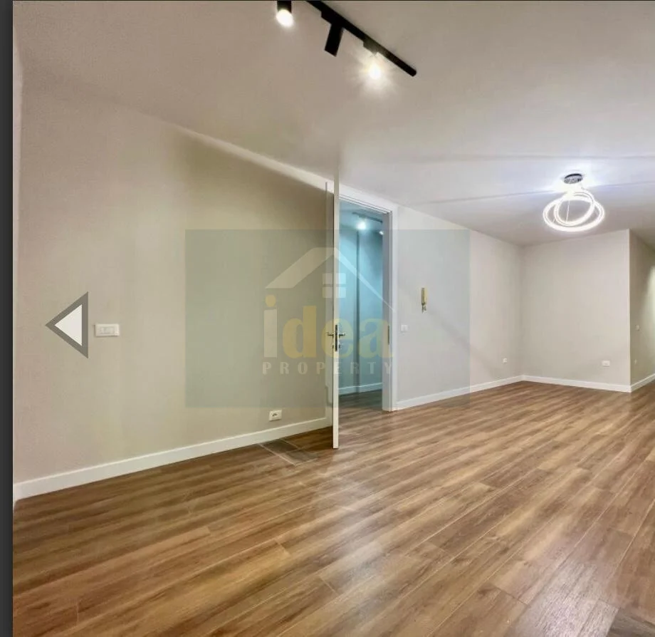 Tirane, jepet me qera zyre Kati 11, 120 m² 1.200 € (Lidhja e Prizrenit)