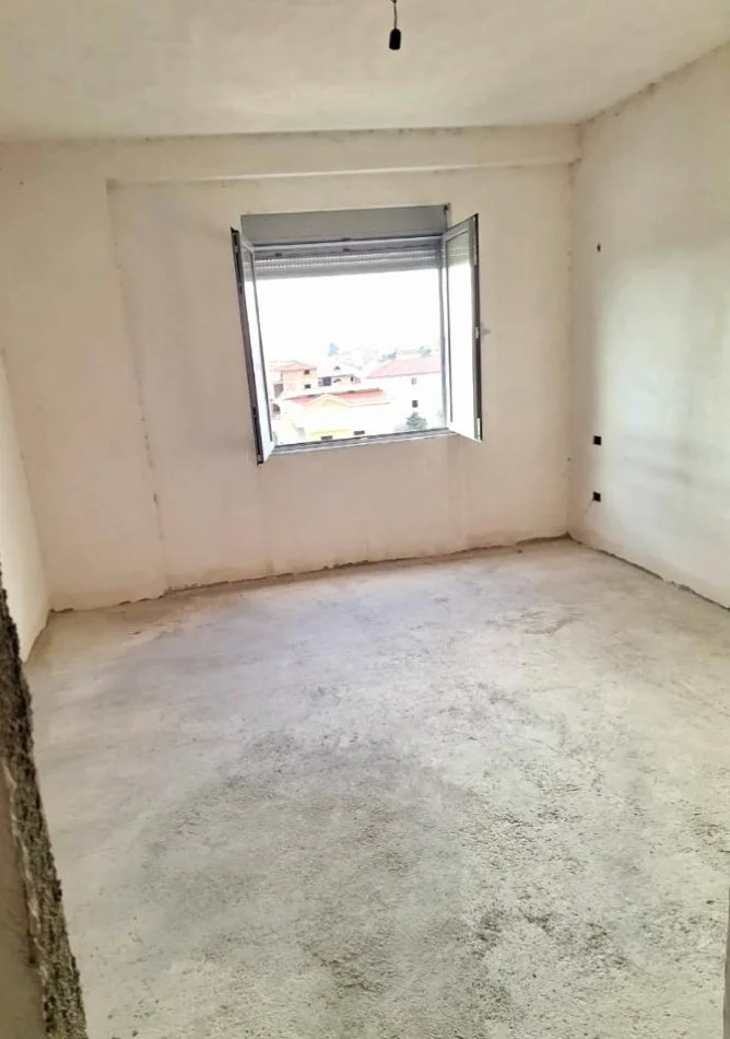 Tirane, shitet apartament 2+1 Kati 5, 102 m² 105.000 € (Babrru)