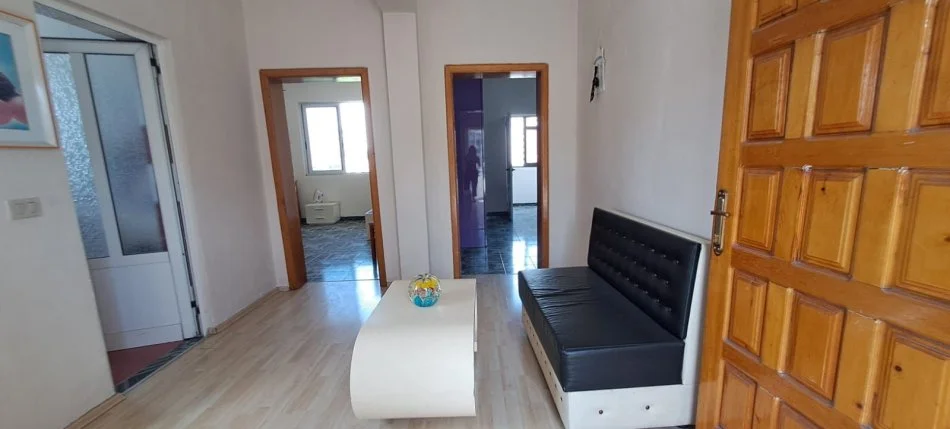 Tirane, jepet me qera apartament 2+1+Ballkon Kati 4, 50 m² 400 € (astir)