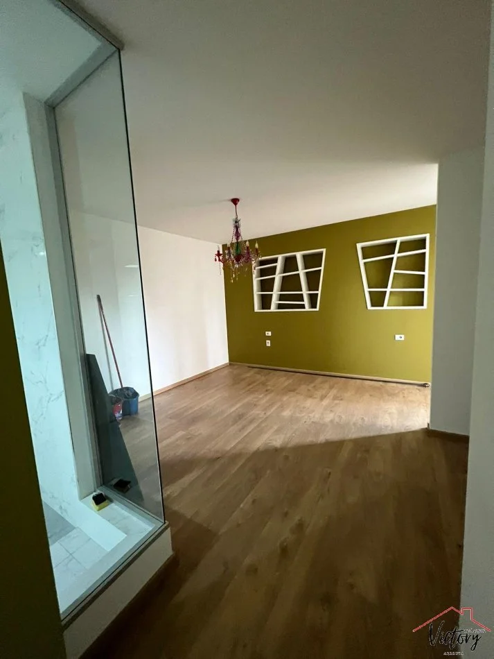 Tirane, jepet me qera apartament 3+1+Ballkon Kati 6, 146 m² 1.500 € (Rruga e Elbasanit)