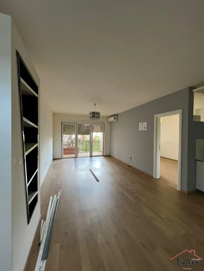 Tirane, jepet me qera apartament 3+1+Ballkon Kati 6, 146 m² 1.500 € (Rruga e Elbasanit)
