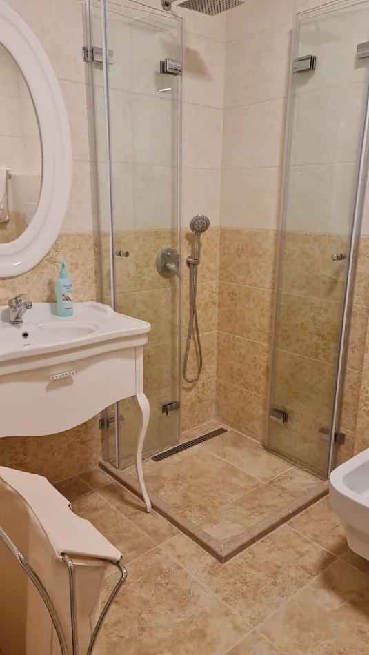 Tirane, Apartament 2+1 me qira  Kati 13, 125 m² 1.000 €