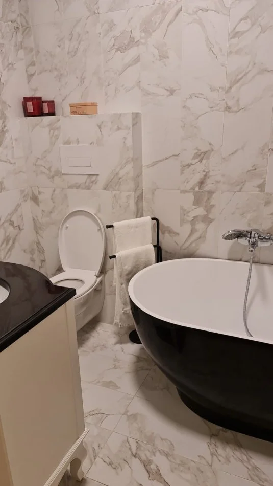 Tirane, Apartament 2+1 me qira  Kati 13, 125 m² 1.000 €