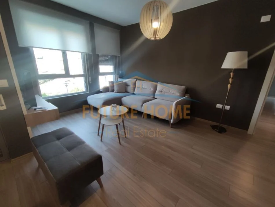 Tirane, jepet me qera apartament 2+1 Kati 2, 102 m² 650 € (Marteniteti i Ri)