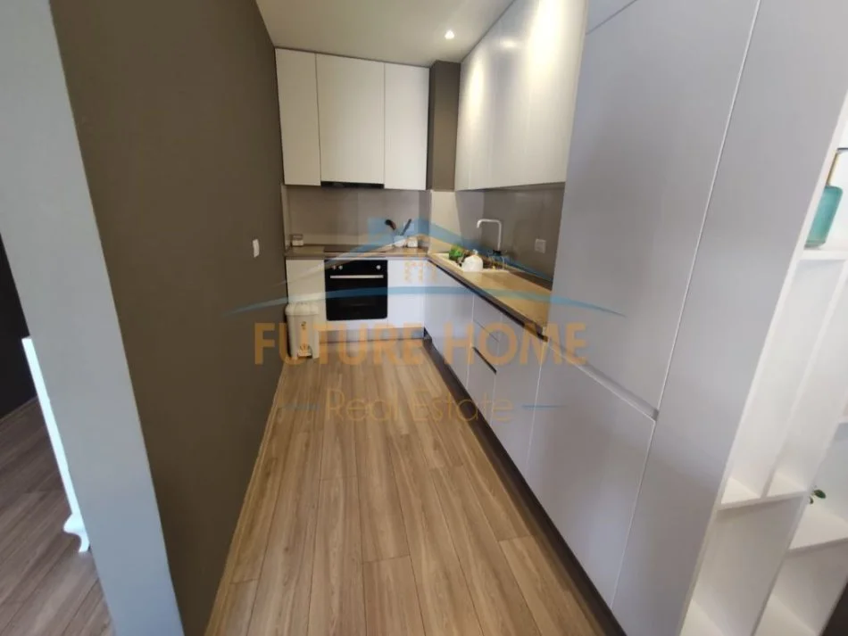 Tirane, jepet me qera apartament 2+1 Kati 2, 102 m² 650 € (Marteniteti i Ri)
