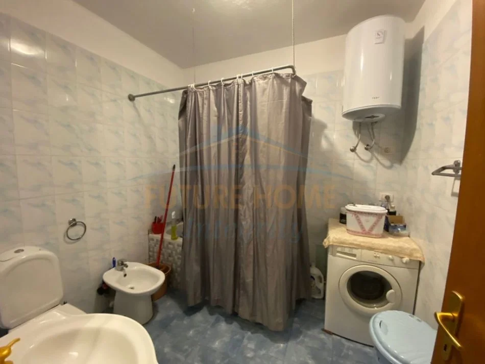 Tirane, jepet me qera apartament 2+1 Kati 2, 94 m² 550 € (Xhamia e Tabakeve Tirane)