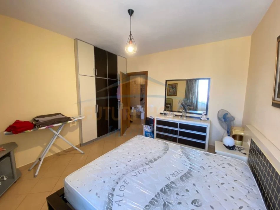 Tirane, jepet me qera apartament 2+1 Kati 2, 94 m² 550 € (Xhamia e Tabakeve Tirane)