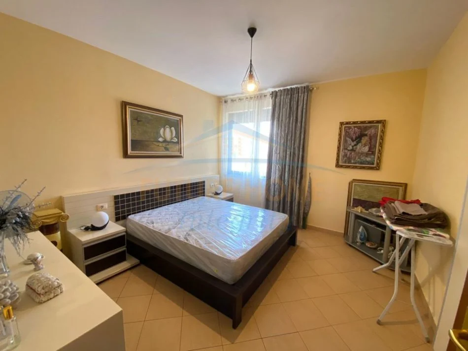 Tirane, jepet me qera apartament 2+1 Kati 2, 94 m² 550 € (Xhamia e Tabakeve Tirane)