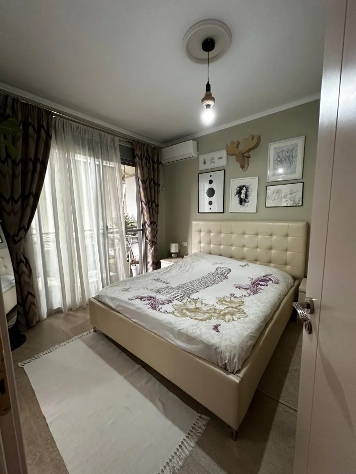 Tirane, jap me qera apartament 2+1 Kati 2, 96 m² 800 € (Liqeni i Thate)