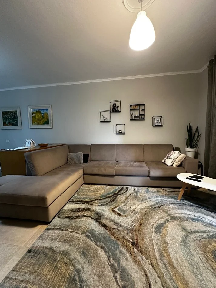 Tirane, jap me qera apartament 2+1 Kati 2, 96 m² 800 € (Liqeni i Thate)