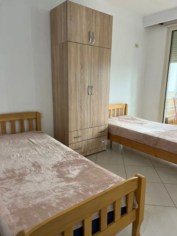 Tirane, jepet me qera 2+1+Aneks+Ballkon Kati 5, 108 m² 500 € (KFC Astir)