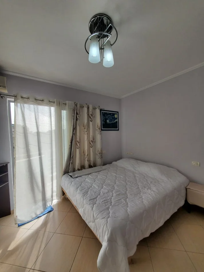 Tirane, shitet apartament 2+1 Kati 2, 103 m² 130.000 € (Fresku)