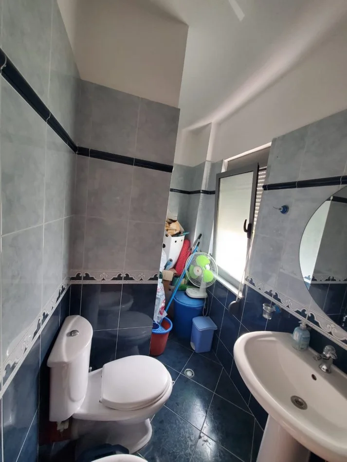 Tirane, shitet apartament 2+1 Kati 2, 103 m² 130.000 € (Fresku)