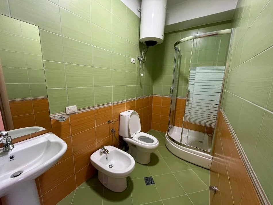 Tirane, shitet apartament 2+1 Kati 4, 112 m² 257.000 € (Kompleksi Kika 2, Komuna e Parisit)