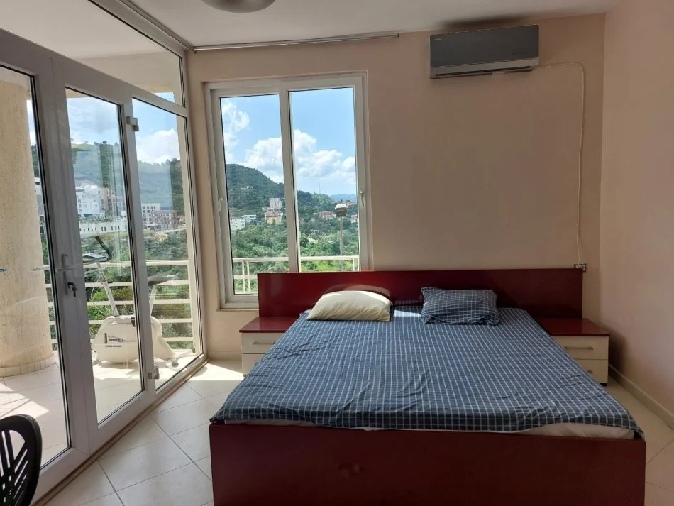 Tirane, jepet me qera Dublex Kati 0, 130 m² 950 € (Kodra e diellit)