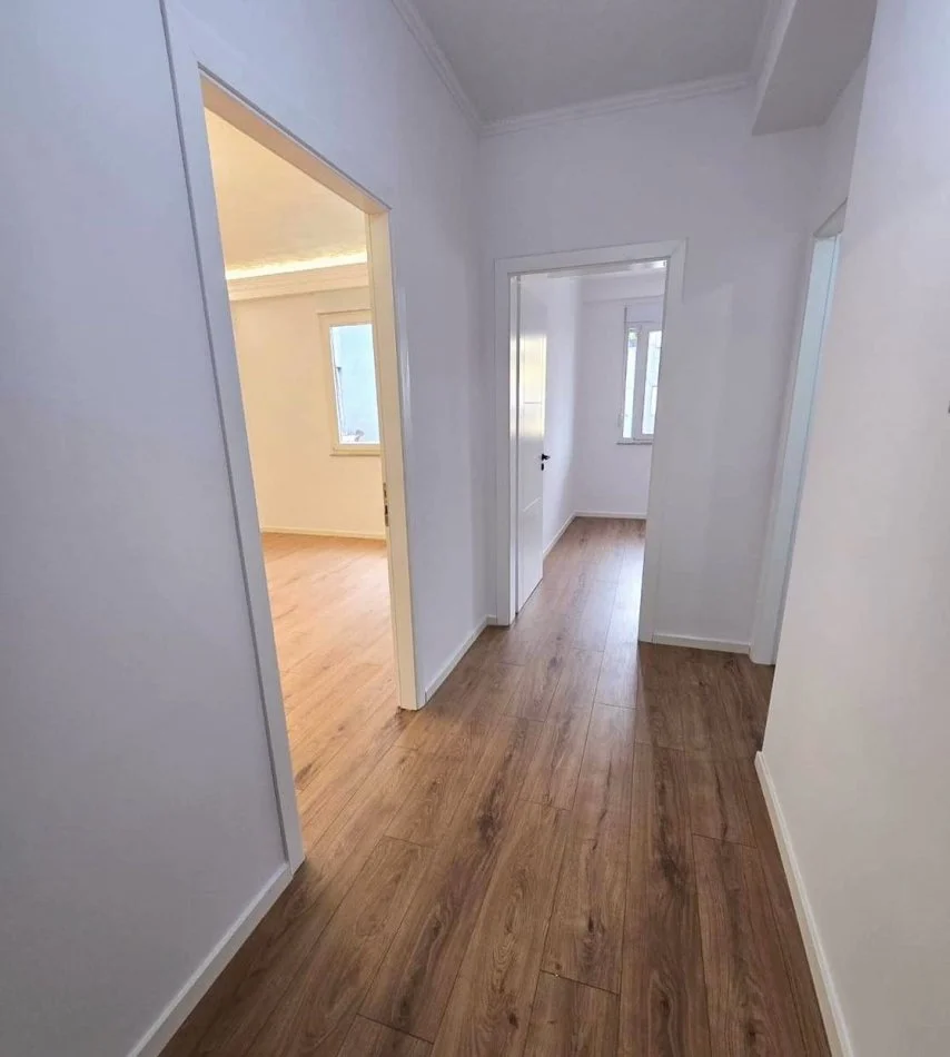 Tirane, shitet apartament 2+1 Kati 7, 96 m² 210.000 € (Rruga e kavajes)