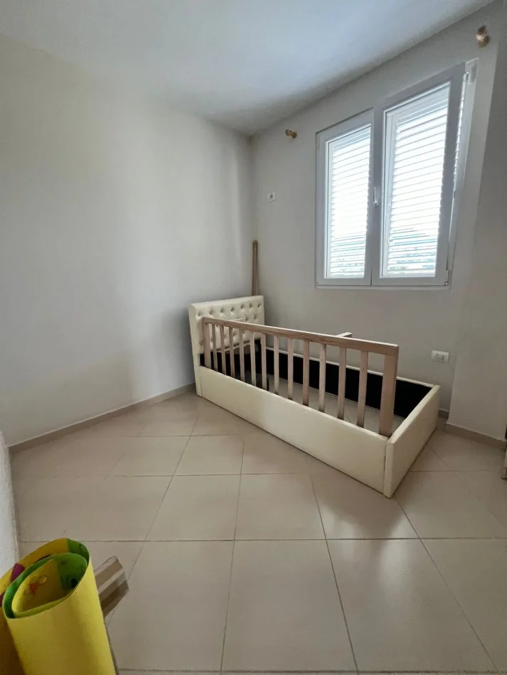 Tirane, jepet me qera shtepi 2 Katshe Kati 2, 3.100 m² 2.500 € (Lundër)