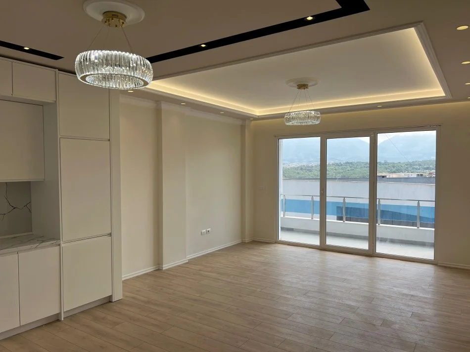 Tirane, shes apartament 3+1+Ballkon Kati 3, 145 m² 230.000 € (KOPSHTI ZOOLOGJIK)