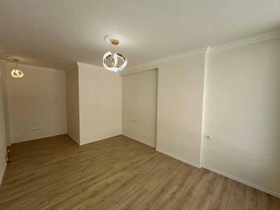 Tirane, shes apartament 3+1+Ballkon Kati 3, 145 m² 230.000 € (KOPSHTI ZOOLOGJIK)