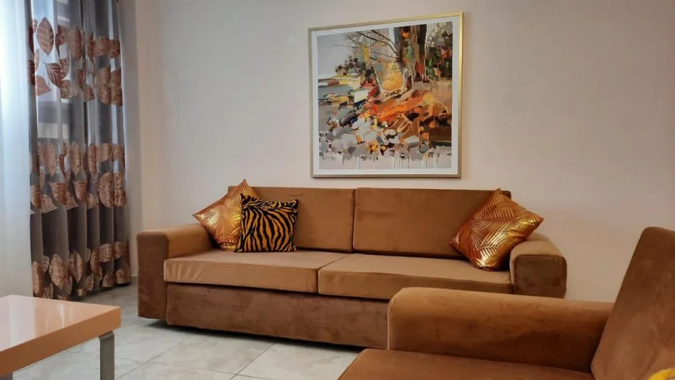 Apartament 1+1 me qira tek Kopshti Botanik 600 €!