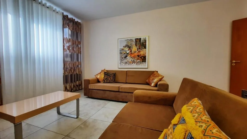 Apartament 1+1 me qira tek Kopshti Botanik 600 €!