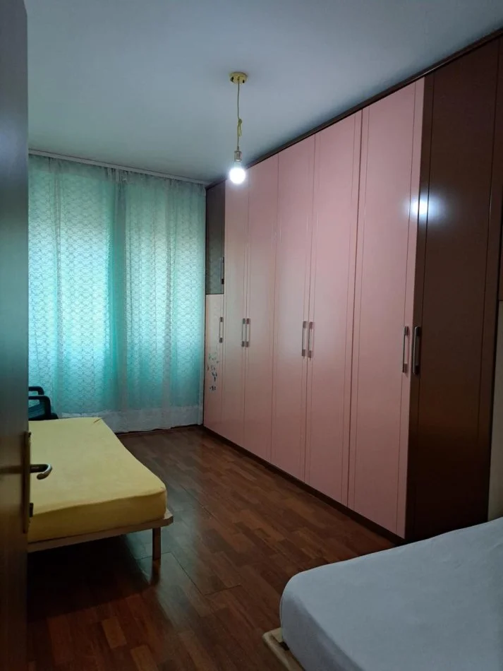 Apartament 2+1+2 për qira tek Rruga e Elbasanit, prane Gjimnazit Asim Vokshi! 700 €