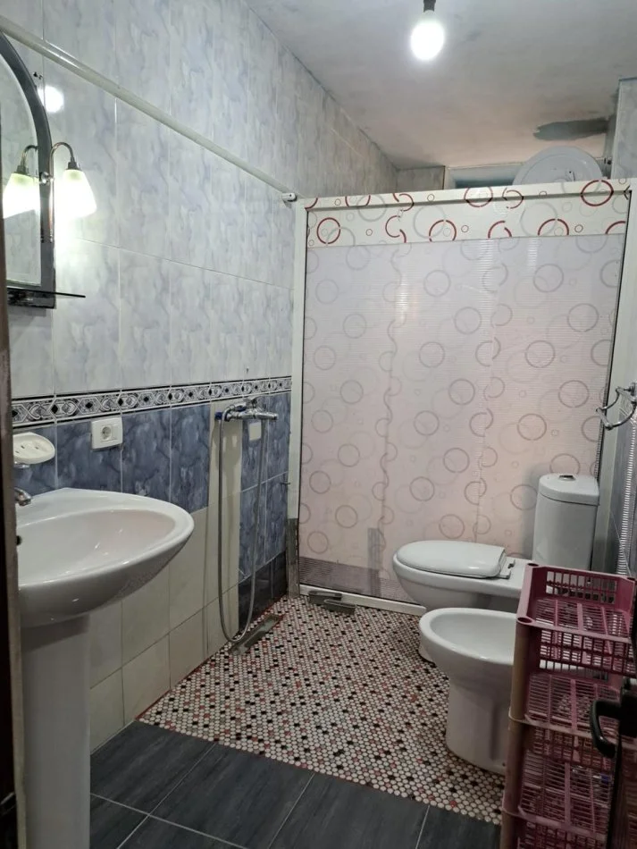 Apartament 2+1+2 për qira tek Rruga e Elbasanit, prane Gjimnazit Asim Vokshi! 700 €