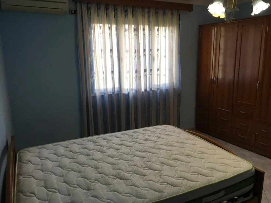 Tirane, jepet me qera apartament 2+1 Kati 5, 75 m² 400 € (Ish restorant Durresi)