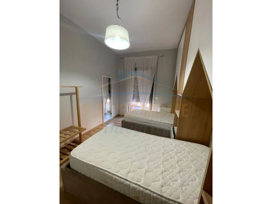 Tirane, jepet me qera apartament 2+1 Kati 6, 110 m² 1.200 € (Rruga e Kavajes)