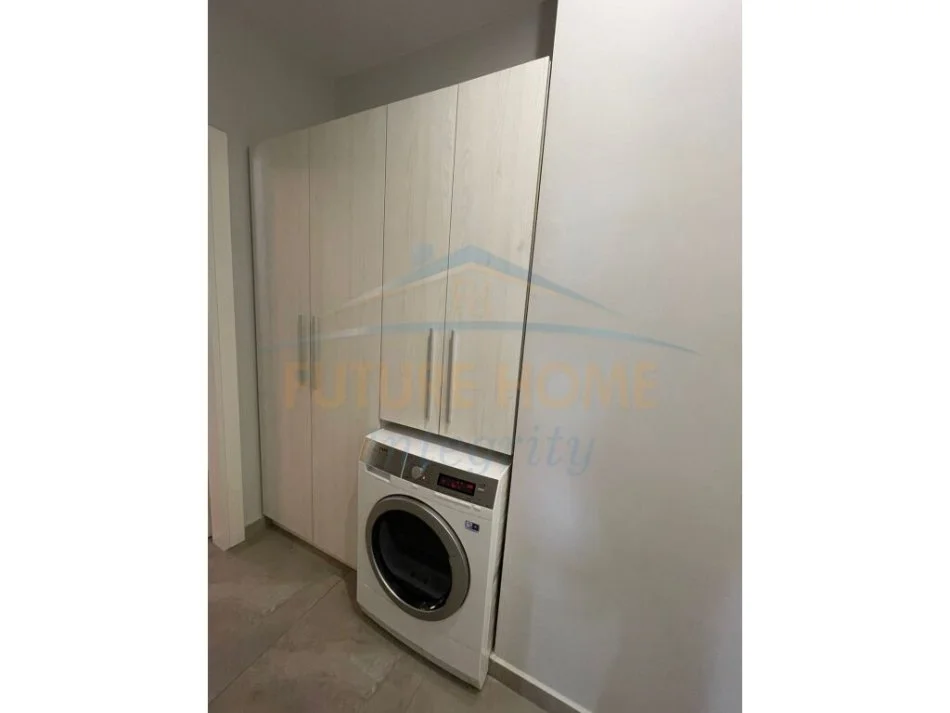 Tirane, jepet me qera apartament 2+1 Kati 6, 110 m² 1.200 € (Rruga e Kavajes)