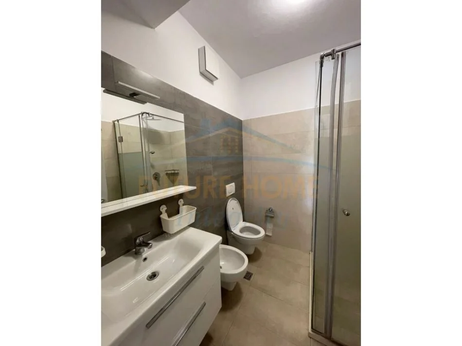 Tirane, jepet me qera apartament 2+1 Kati 6, 110 m² 1.200 € (Rruga e Kavajes)